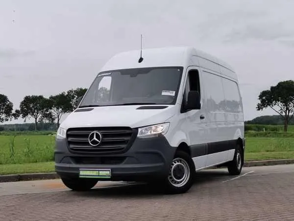 Mercedes-Benz Sprinter 314 L2H2 AUT MBUX Image 1